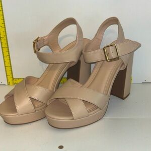NWT Qupid - Beige Strappy Chunky Heel Faux Leather Size 10